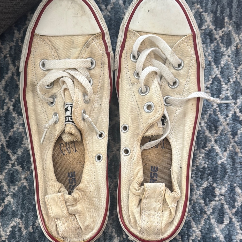 Converse women’s size 8